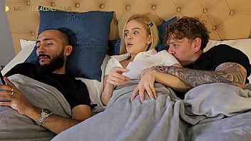 hagamos silencio nuestro padrastro no se puede dar cuenta – me la mete toda a escondidas