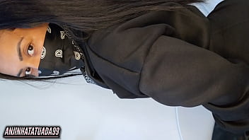 Bandana X batom rosa punheta guiada até gozar no meu rosto